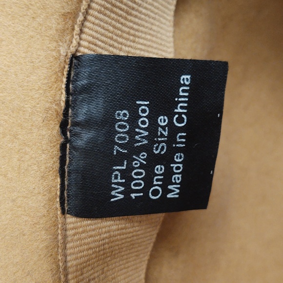 *SALE* EUC Bundle of 2 Women's Black and Tan Wool Hats - Picture 5 of 5